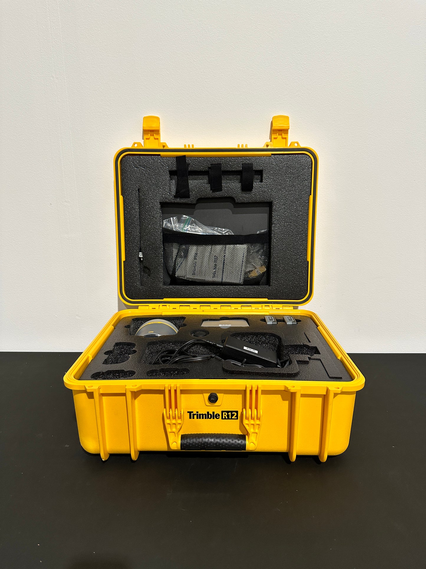 Trimble R12 w/ -60 Radio