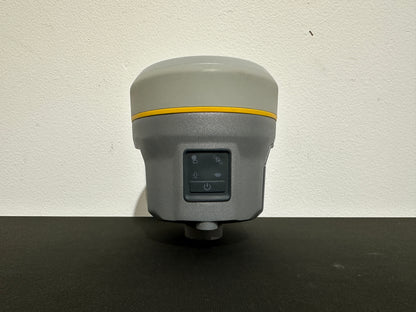 Trimble R12 w/ -60 Radio